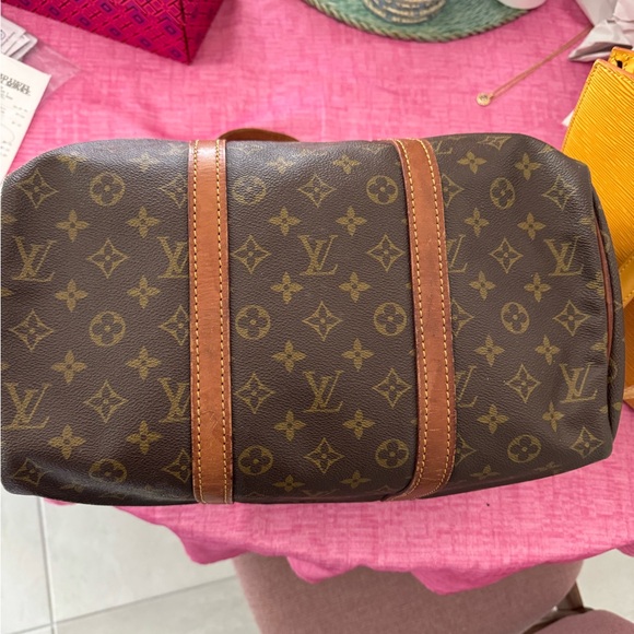 Louis Vuitton Sac Souple 35 Monogram Bag - Picture 2 of 4